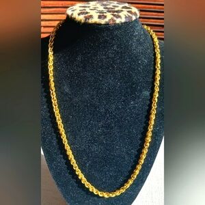 Gold plated doble link rope chain necklace.